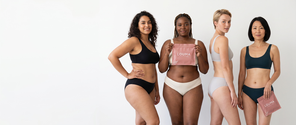 Quatre femmes de morphologies différentes en sous-vêtements Louma, deux d'entre elles tenant la pochette de la marque
