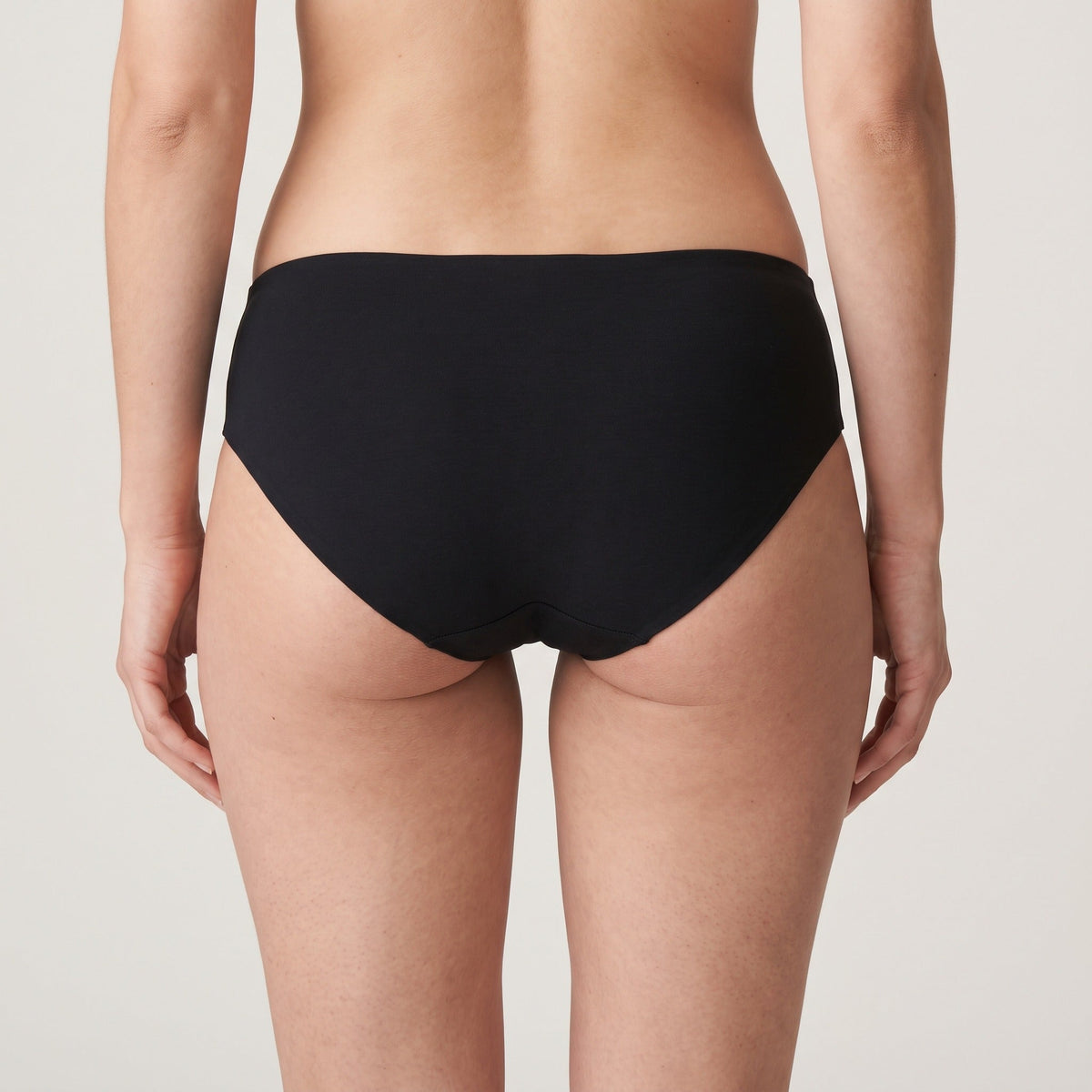 Hipster Louma noir portée, vue de dos, taille aux genoux
